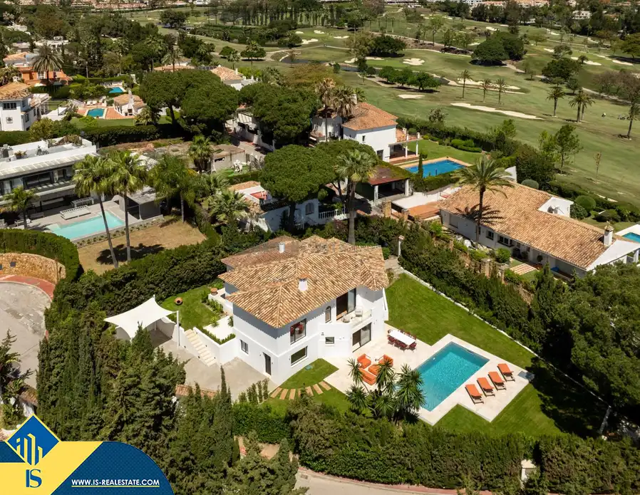 Exterior view of Houses for sale in Marbella  with Terrace, Swimming Pool and Furnished