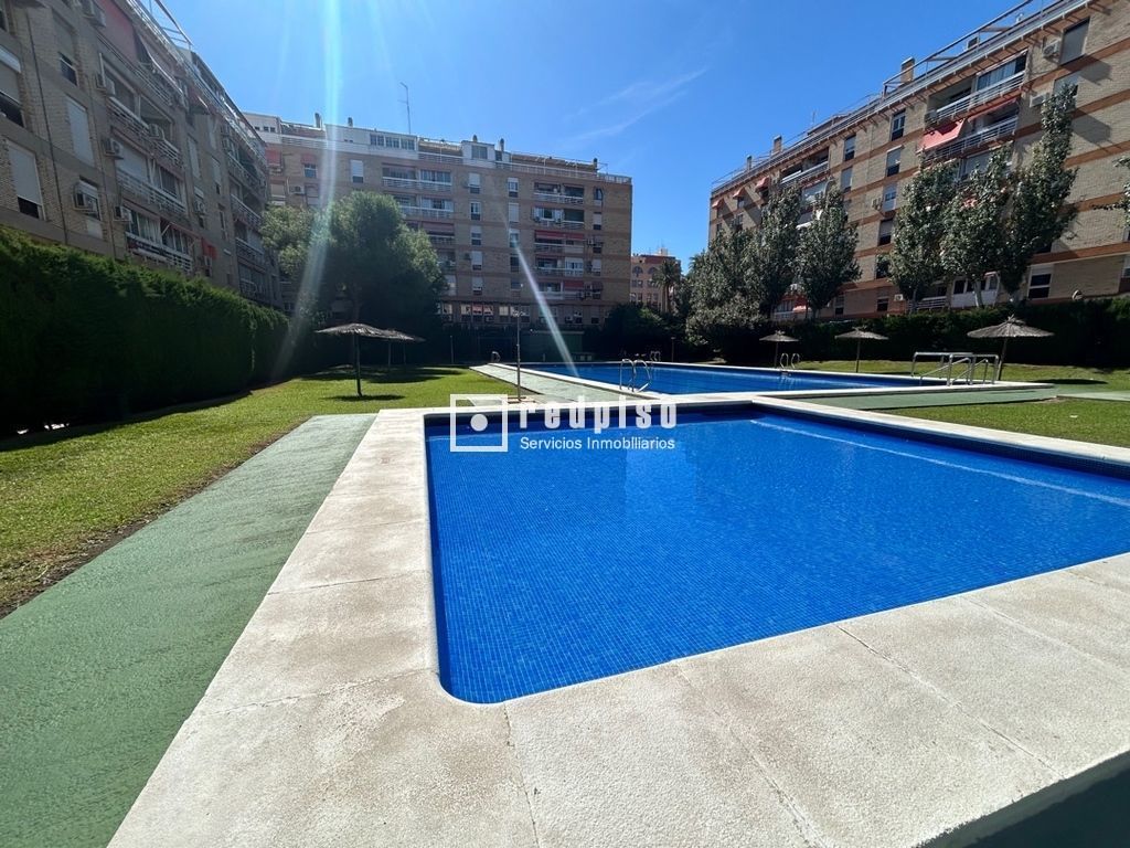 Piscina de Pis en venda en Alicante / Alacant amb Terrassa i Piscina