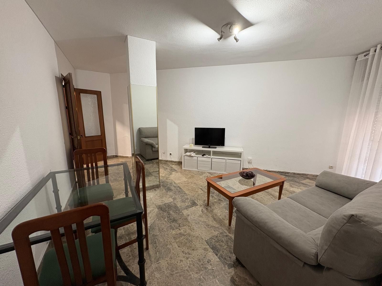 Sala de estar de Piso de alquiler en  Córdoba Capital con Aire acondicionado y Terraza