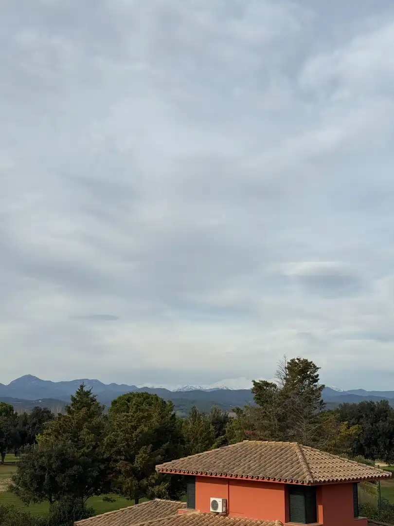 Dúplex en venta en Navata con Calefacción, Trastero y Piscina comunitaria