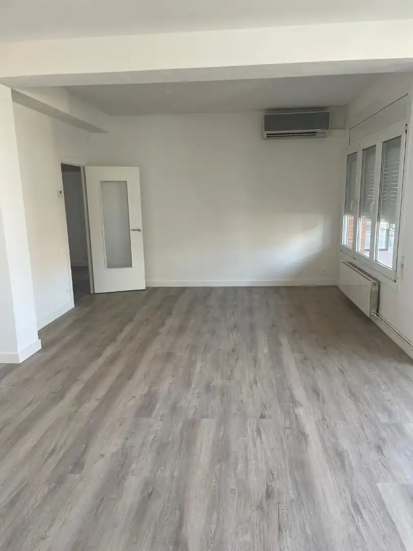 Living room of Flat for rent in  Barcelona Capital  with Air Conditioner and Heating