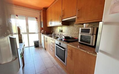 Kitchen of Flat for sale in Manlleu  with Air Conditioner, Heating and Terrace
