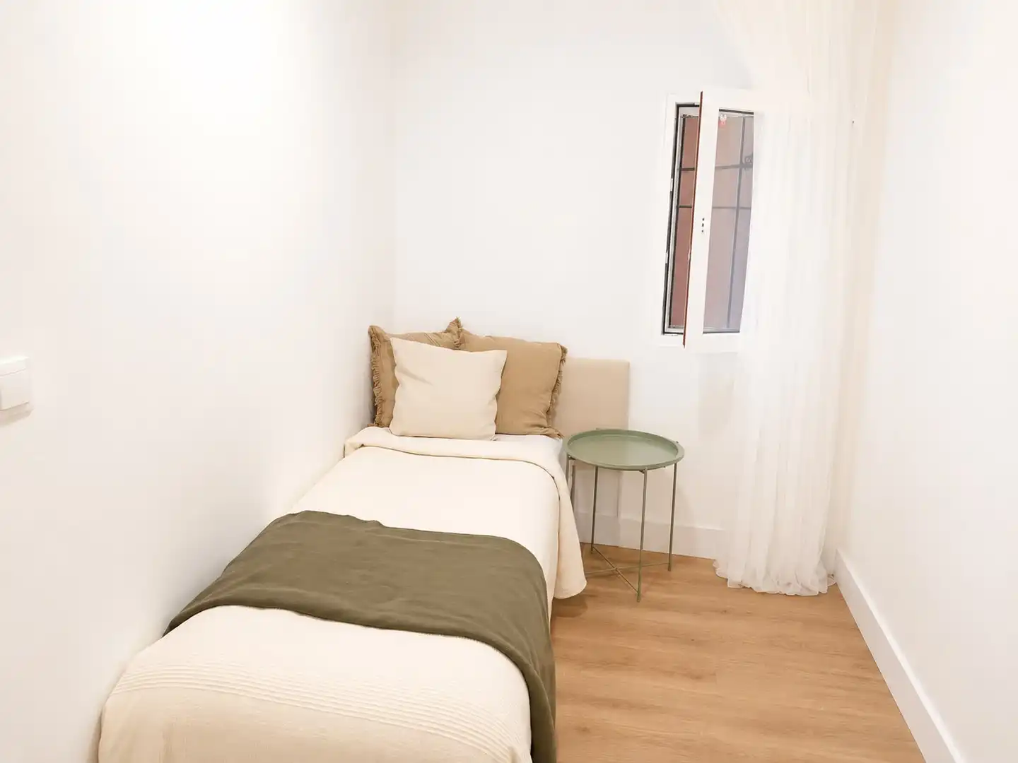 Habitación de Planta baja en venta en Madrid