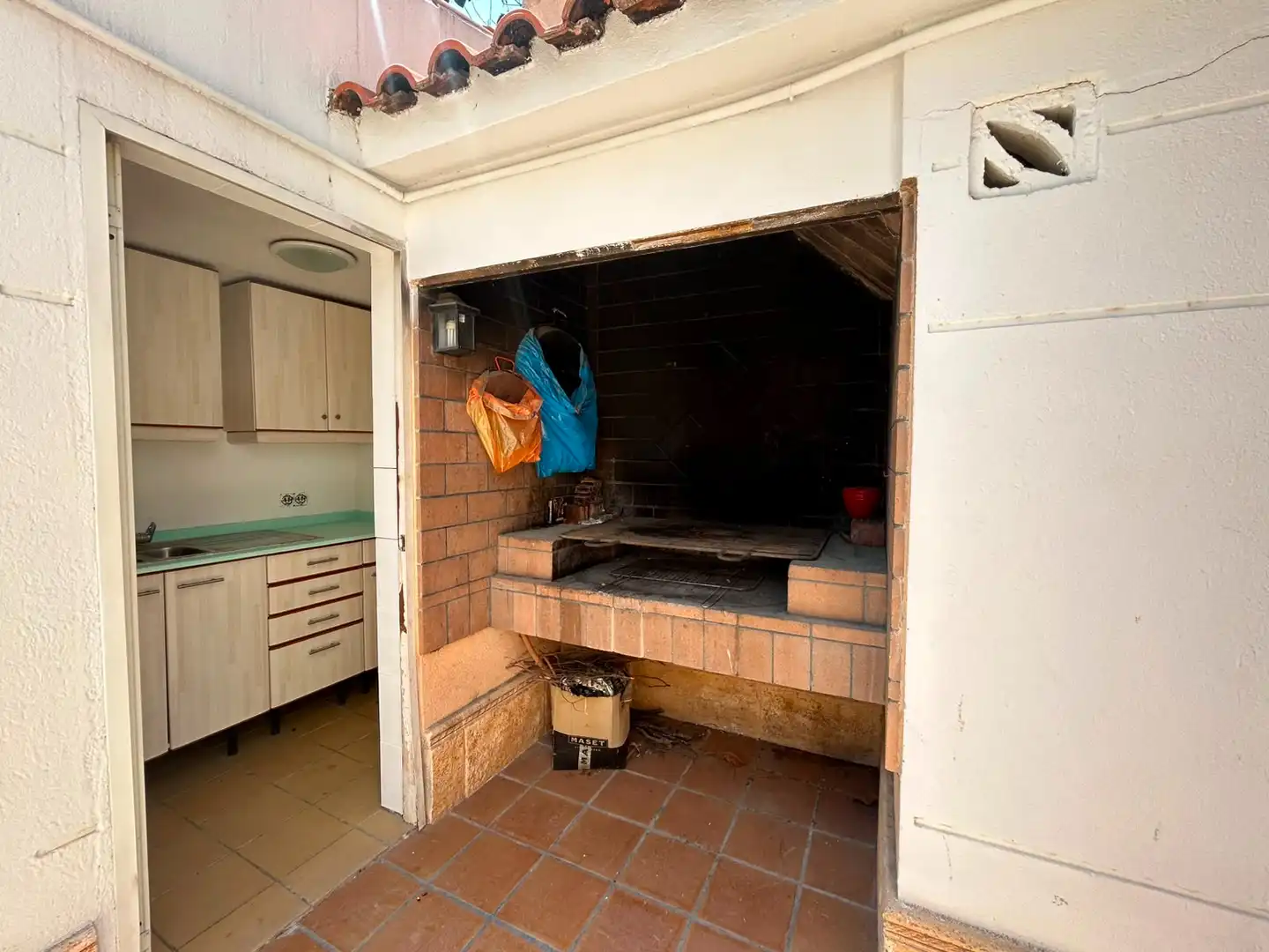 Cuina de Casa o xalet en venda en Paterna amb Aire condicionat, Calefacció i Jardí privat
