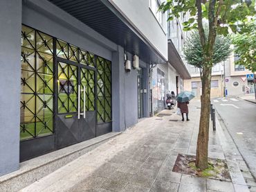 Local comercial en venda a Ensanche - Sar