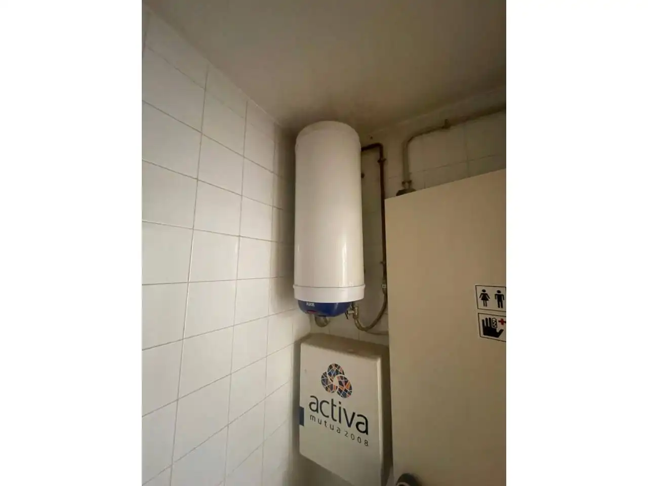 Bathroom of Industrial buildings for sale in Mollet del Vallès
