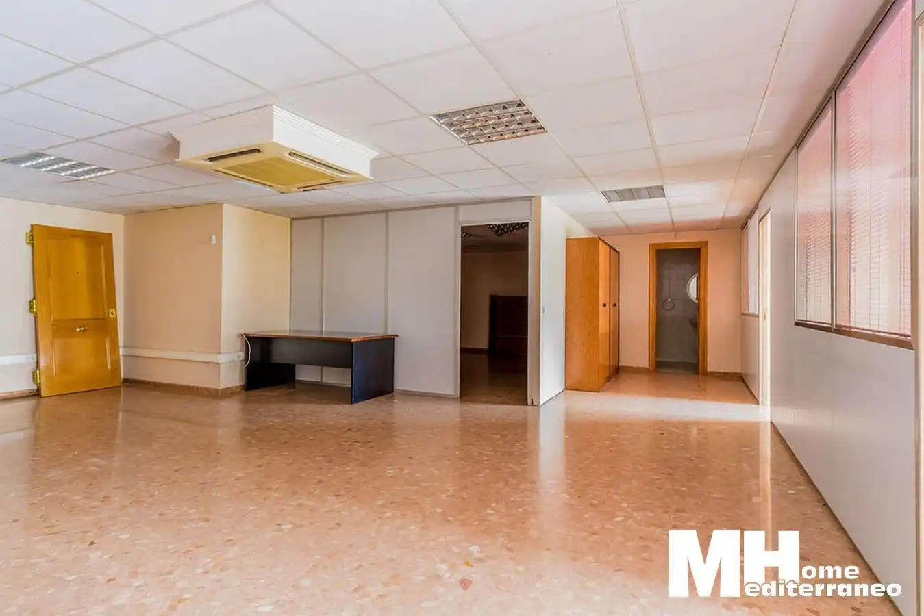 Office for sale in Vila-real  with Air Conditioner and Heating