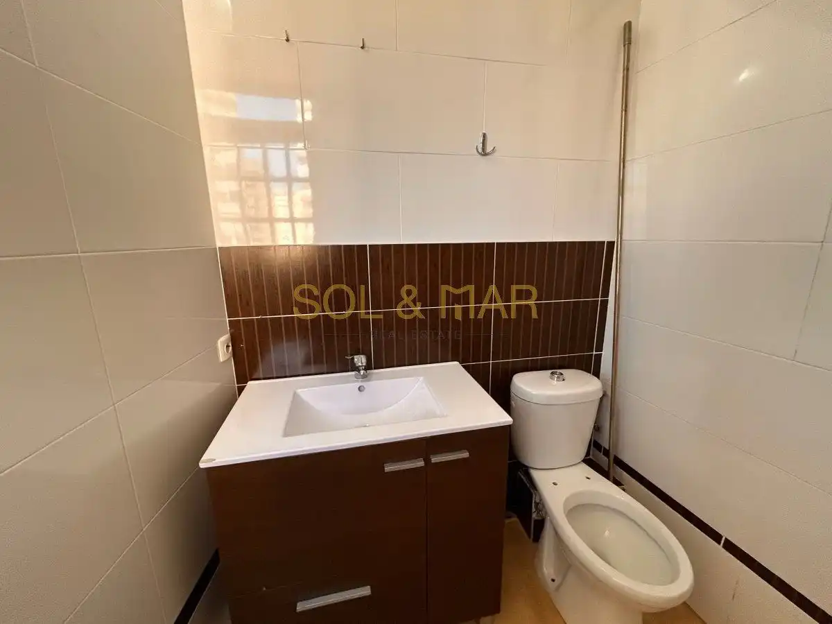 Badezimmer von Wohnung zum Verkauf in Torremolinos mit Klimaanlage, Heizung und Terrasse