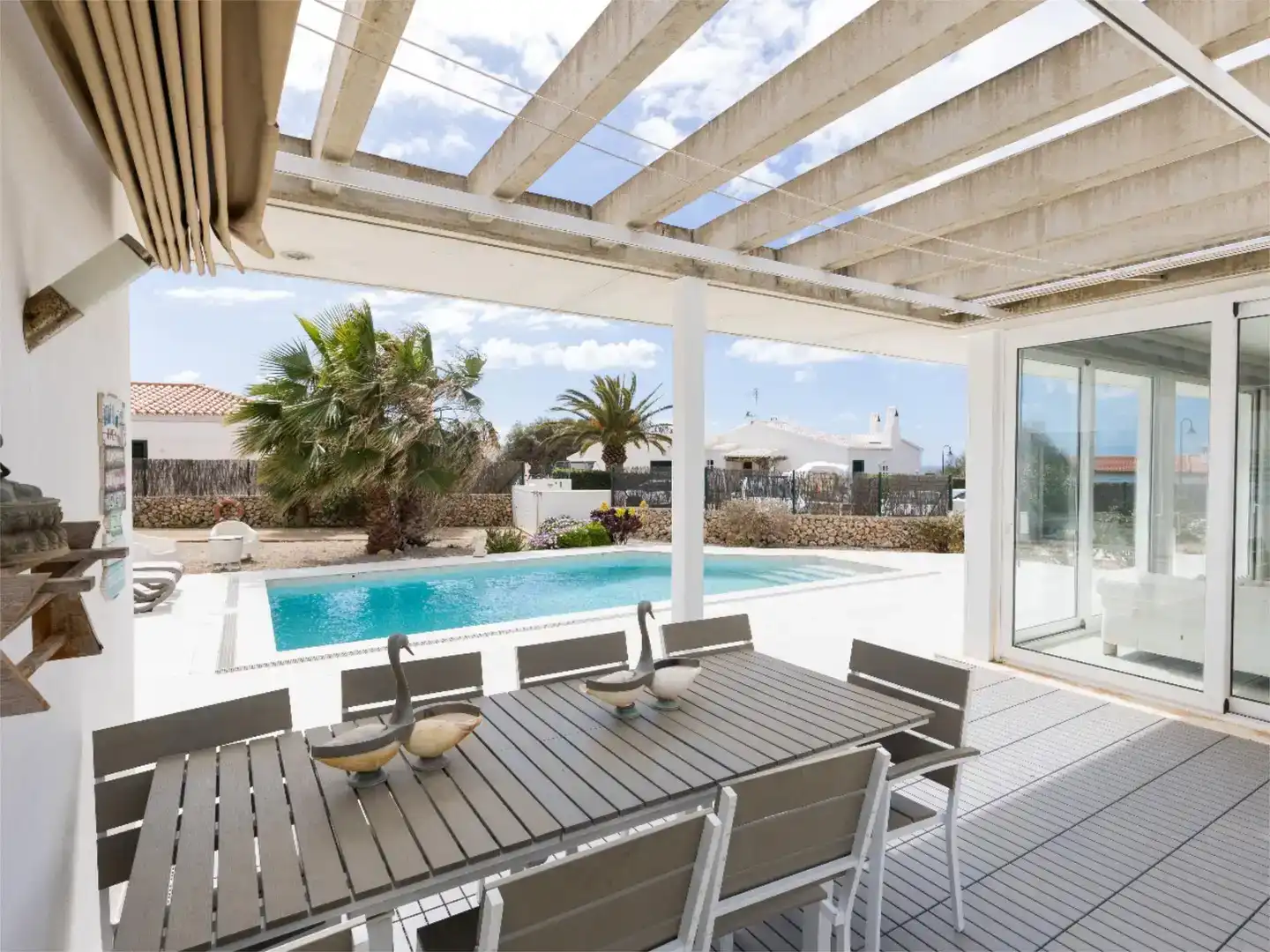 Terrassa de Casa o xalet en venda en Sant Lluís amb Aire condicionat, Piscina i Balcó