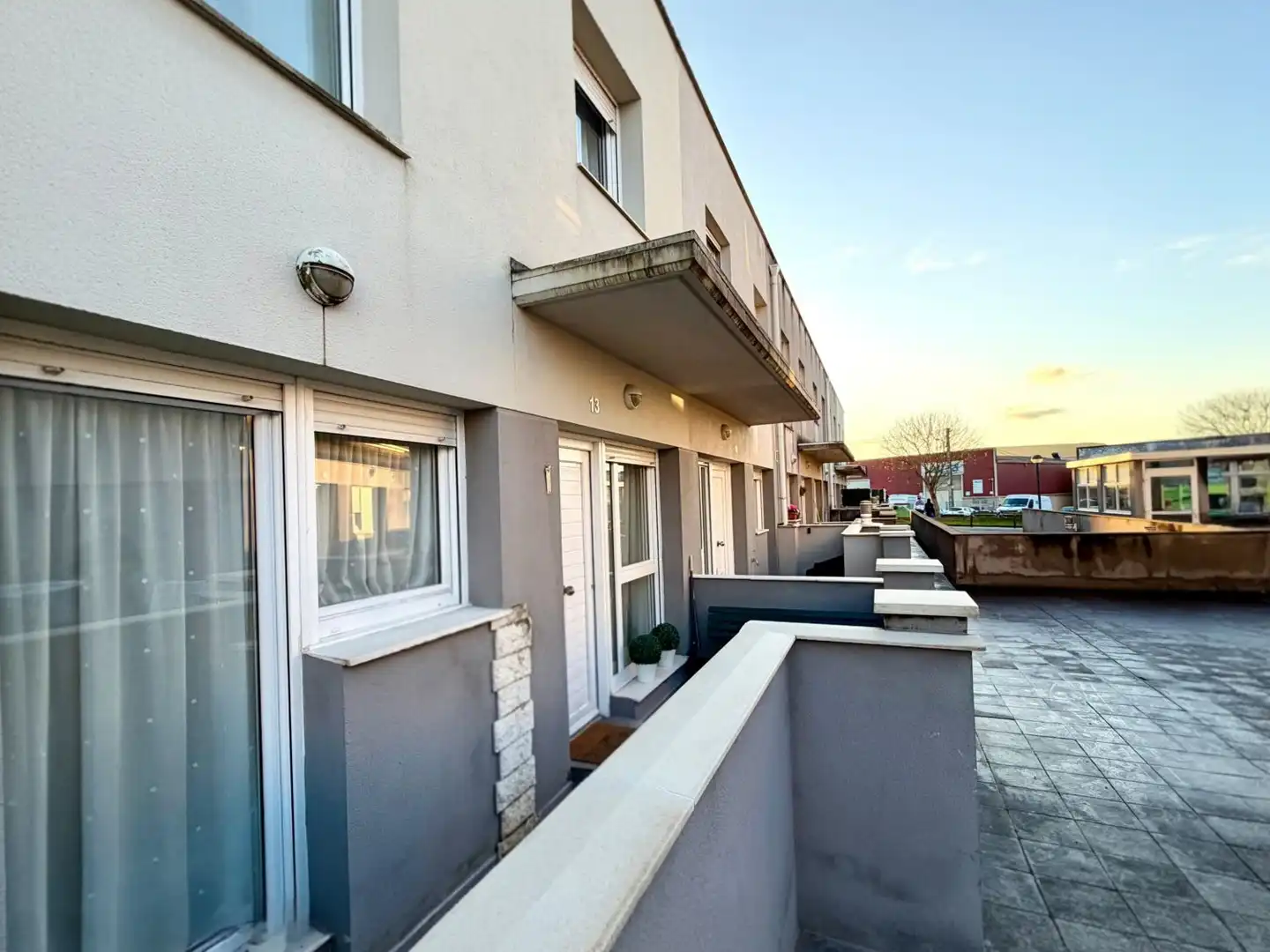 Außenansicht von Wohnung zum Verkauf in Miengo mit Heizung, Terrasse und Abstellraum