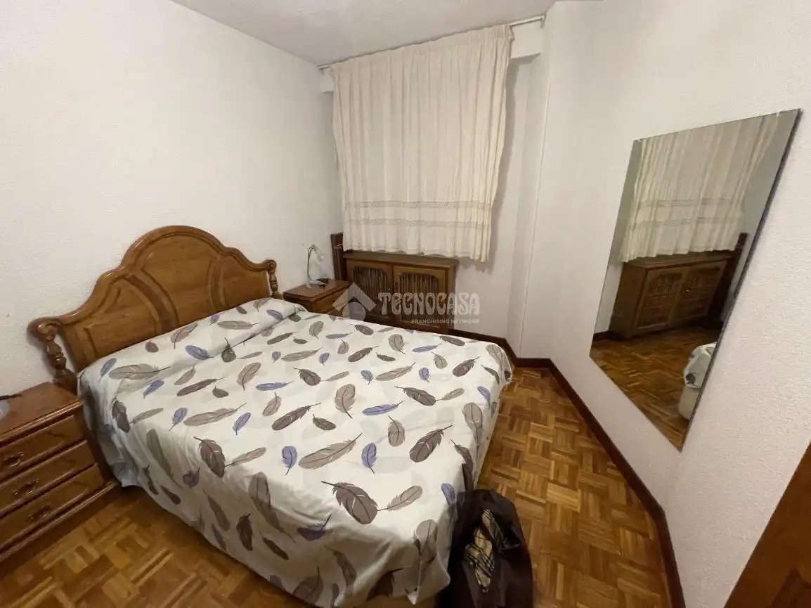 Dormitori de Pis de lloguer en Madrid amb Aire condicionat, Calefacció i Terrassa