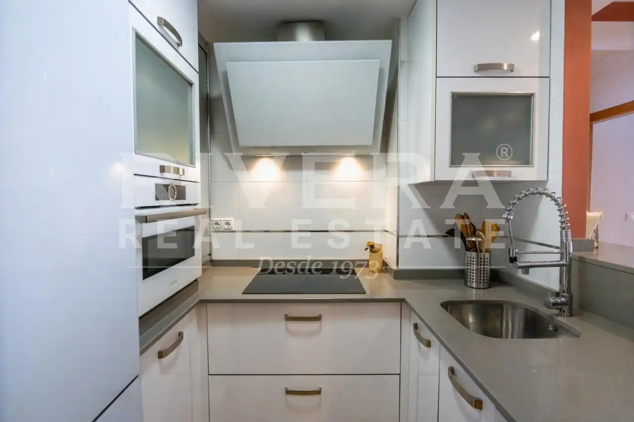 Küche von Wohnung zum Verkauf in Sanxenxo mit Heizung, Terrasse und Abstellraum