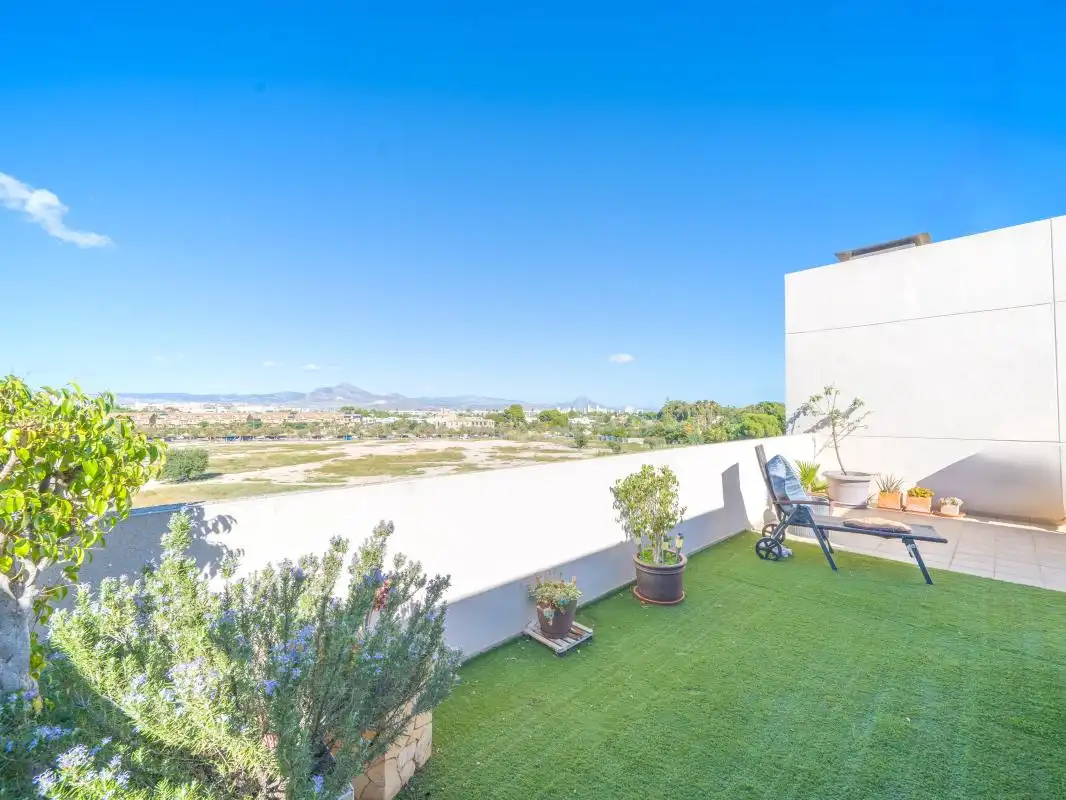 Terrassa de Àtic en venda en Alicante / Alacant amb Aire condicionat, Calefacció i Jardí privat
