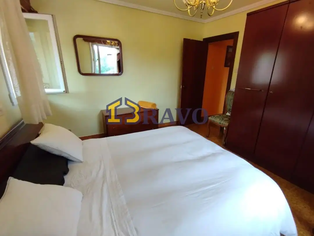Habitación de Casa o chalet en venta en Medina de Pomar con Calefacción, Jardín privado y Terraza