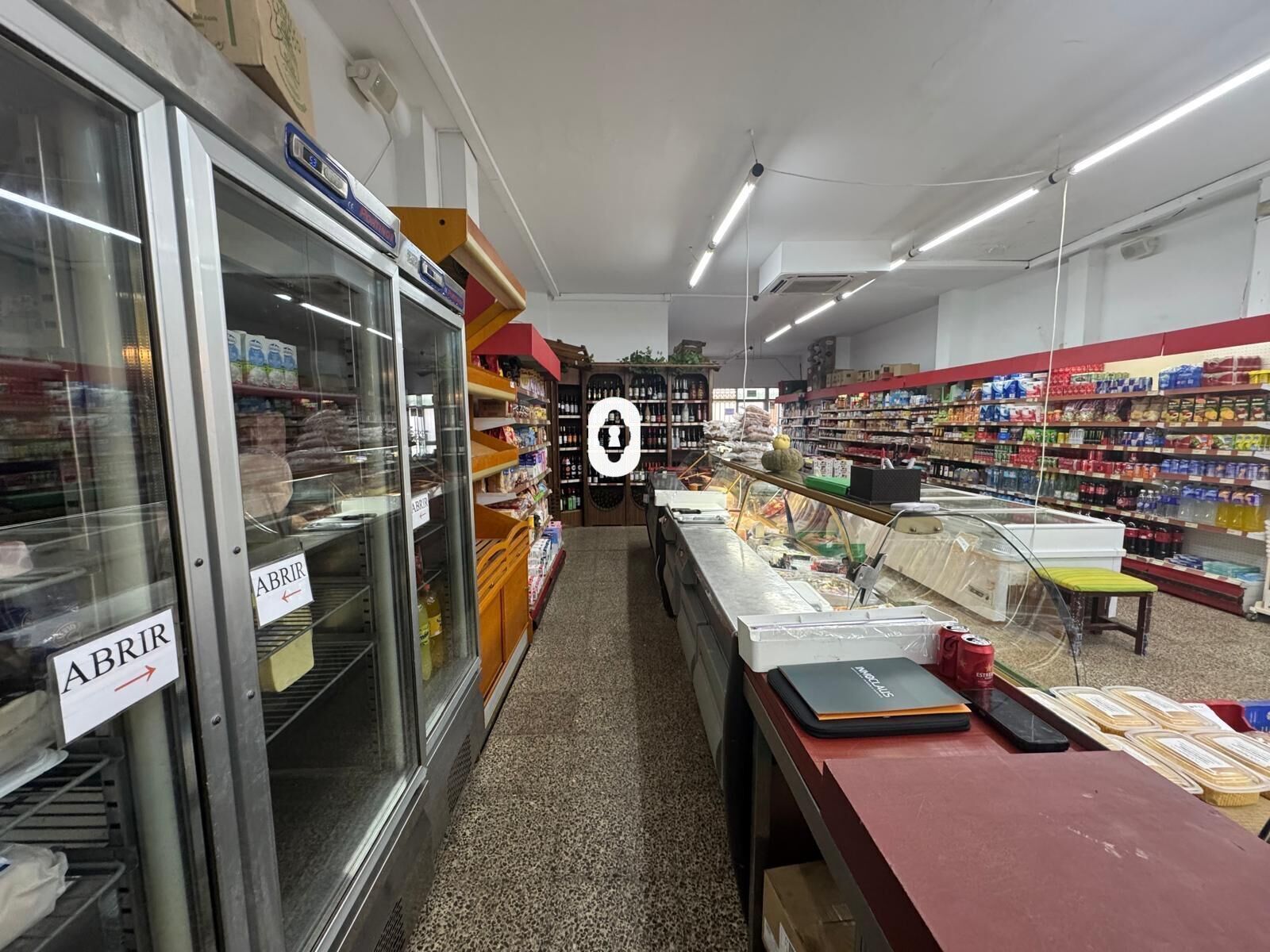 Premises for sale in Inca  with Air Conditioner
