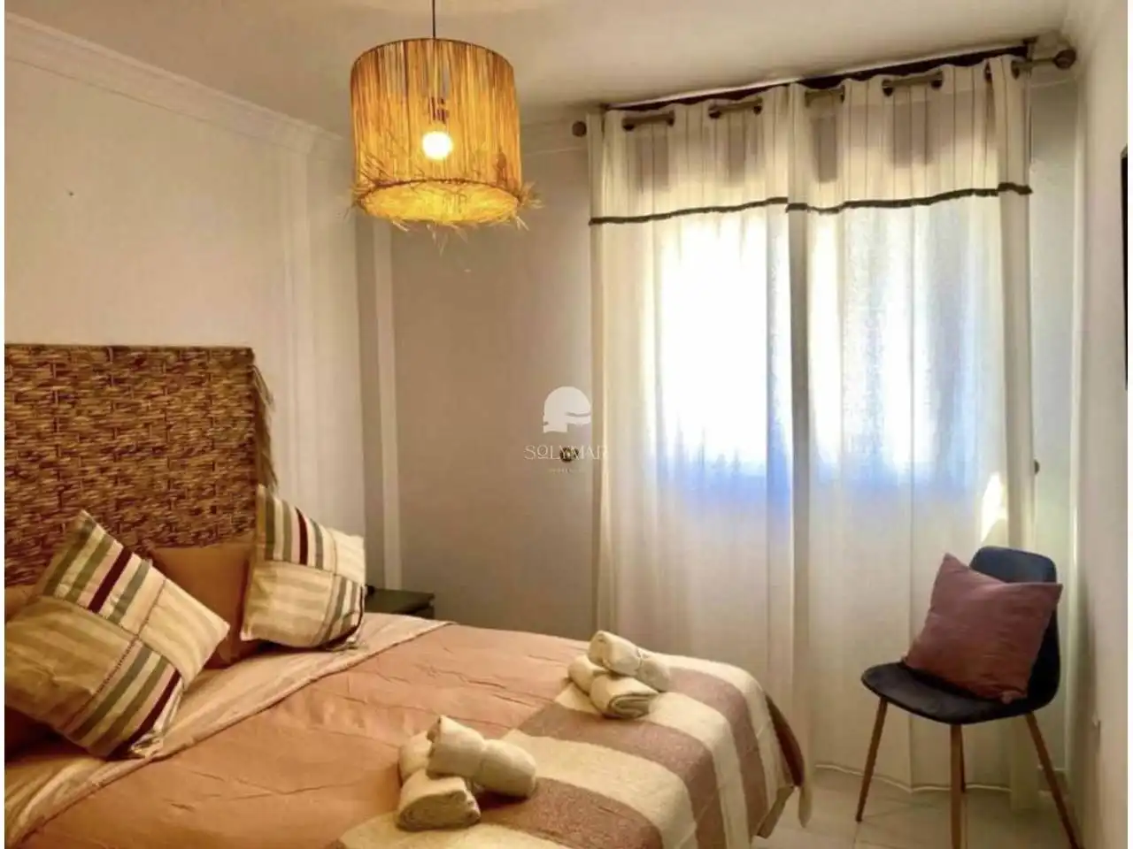 Schlafzimmer von Dachboden zur Miete in Vélez-Málaga mit Klimaanlage, Terrasse und Möbliert