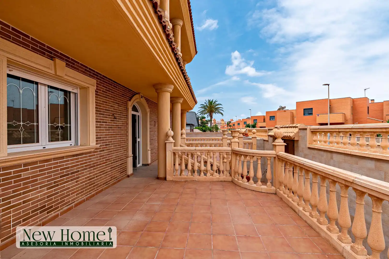 Vista exterior de Casa o chalet en venta en Roquetas de Mar con Aire acondicionado, Terraza y Amueblado