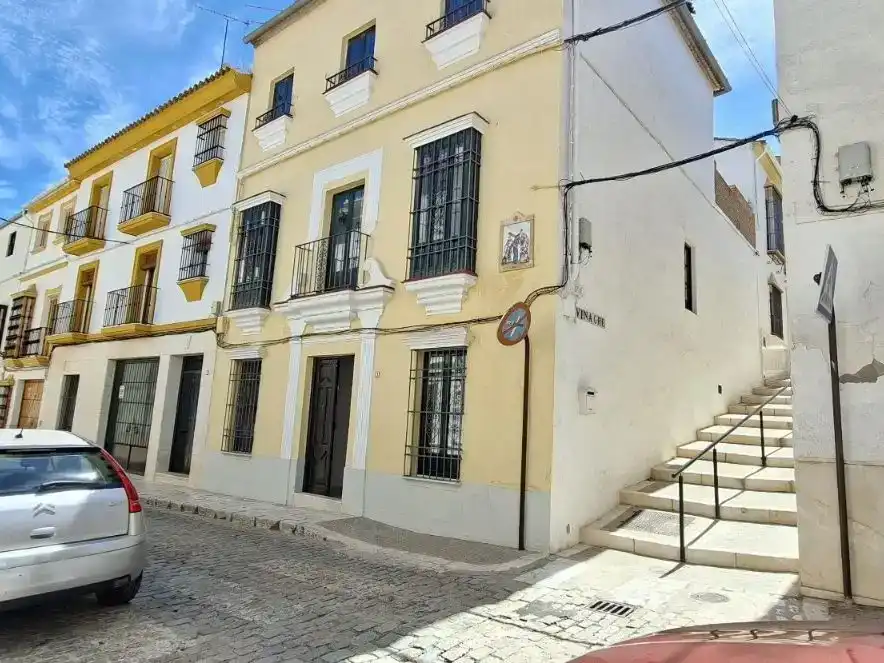 Vista exterior de Casa adosada en venda en Estepa amb Aire condicionat i Balcó