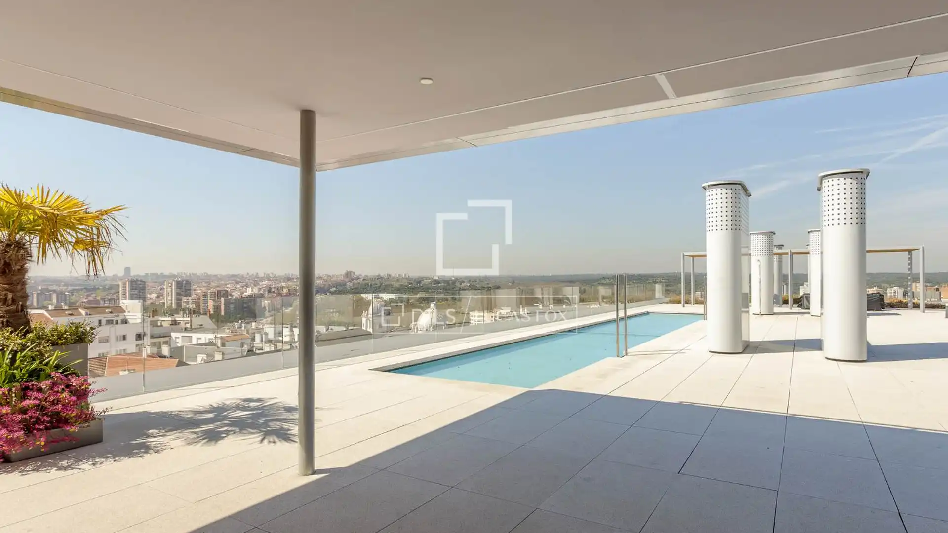 Terrace of Attic for rent in  Madrid Capital  with Air Conditioner, Heating and Parquet flooring