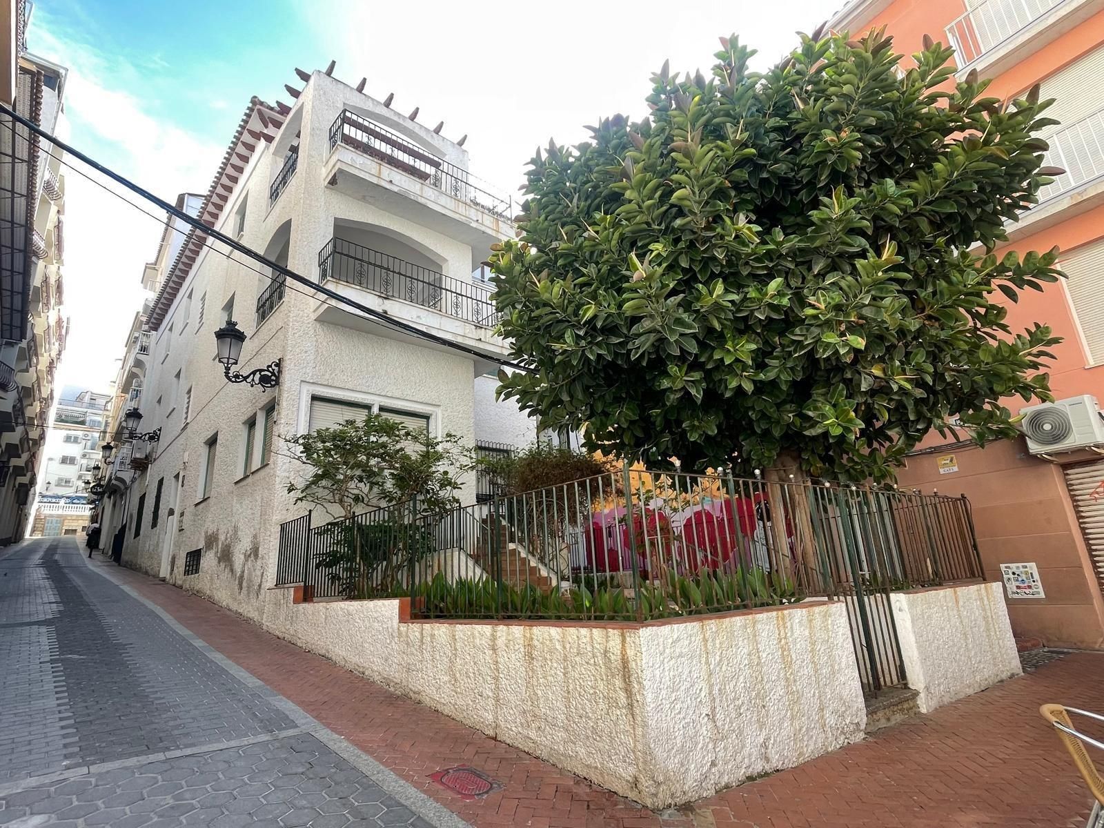Vista exterior de Edifici en venda en Benidorm