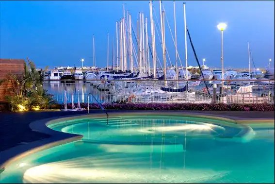 Piscina de Apartament en venda en Salou amb Aire condicionat, Calefacció i Terrassa