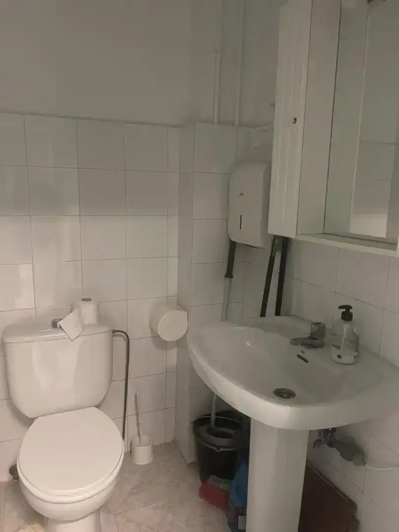 Bathroom of Commercial properties for rent in Montequinto  with Air Conditioner