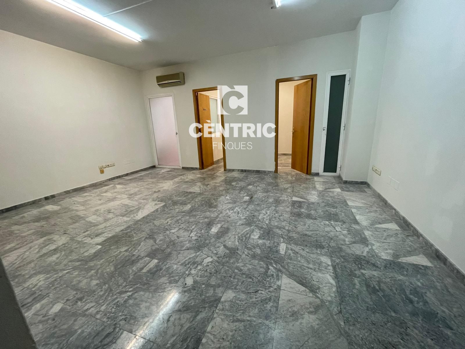 Oficina de lloguer en Terrassa amb Aire condicionat i Calefacció