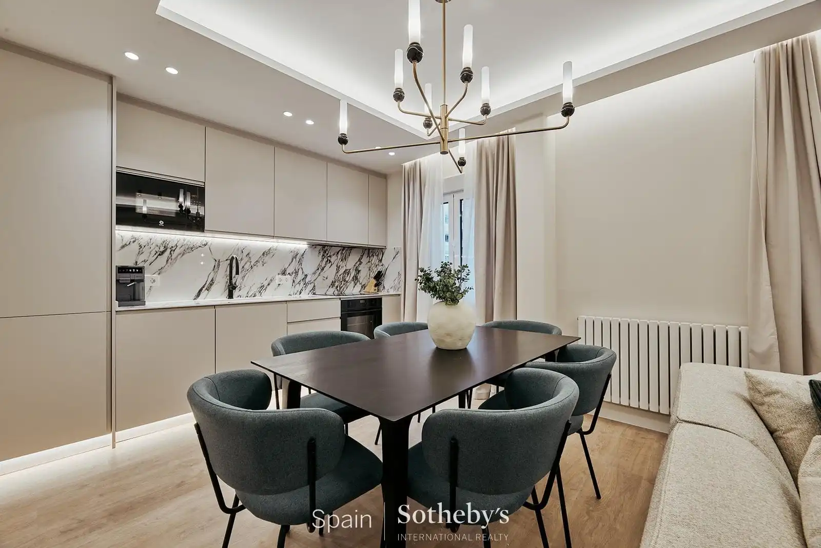 Apartment with lift for sale in Calle del Alcalde Sainz de Baranda, imagen 6