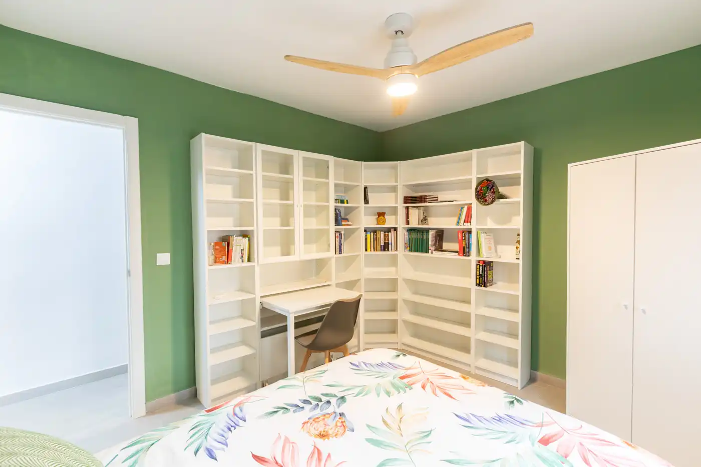 Schlafzimmer von Wohnung zur Miete in Madrid mit Klimaanlage, Heizung und Möbliert
