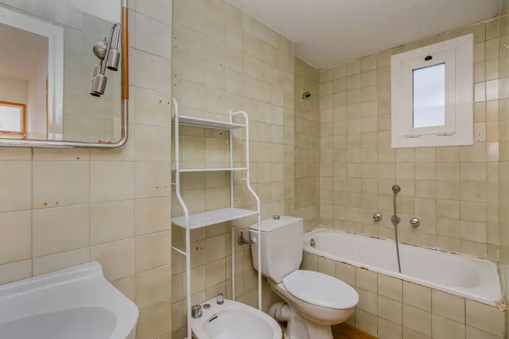 Badezimmer von Wohnung zum Verkauf in Girona