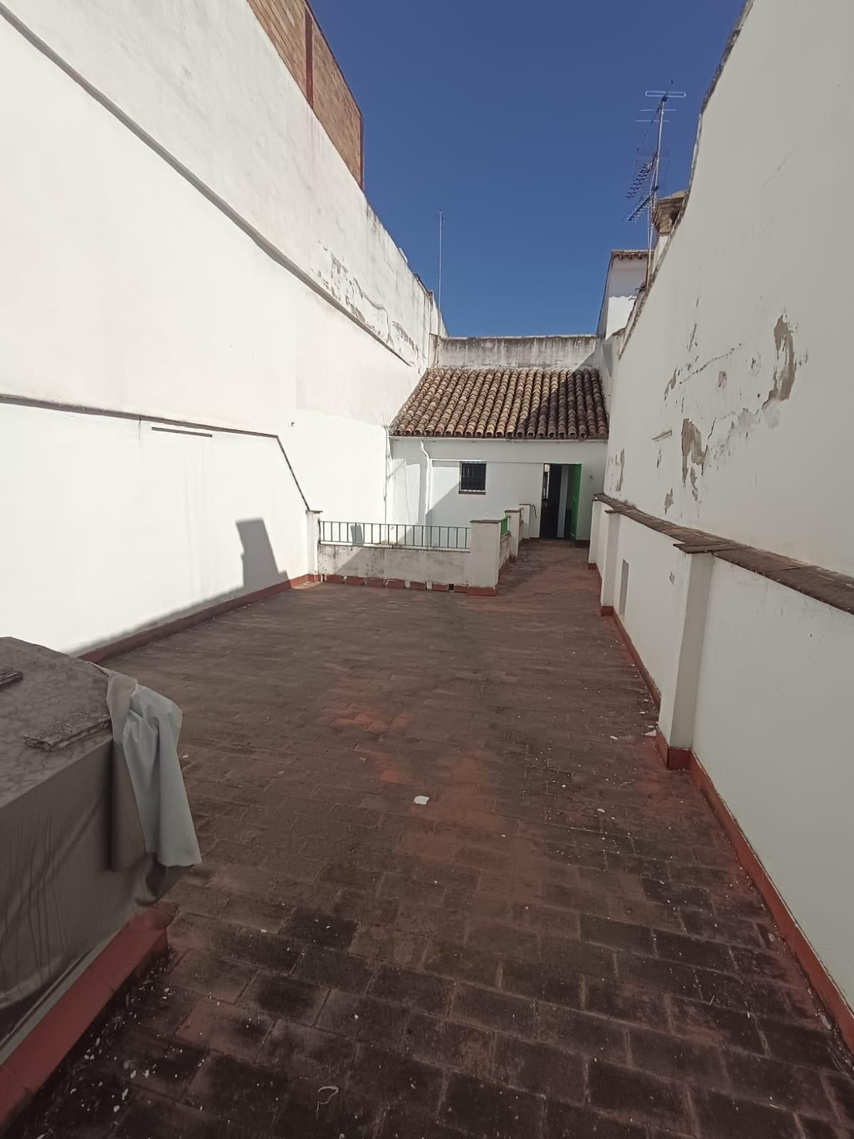Vista exterior de Casa o xalet en venda en  Córdoba Capital amb Terrassa i Balcó