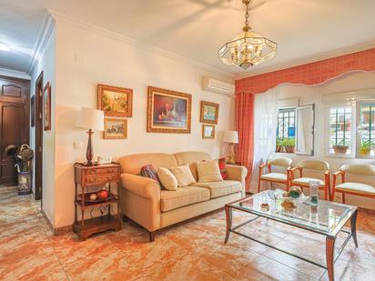 Living room of Flat for sale in  Sevilla Capital  with Air Conditioner, Heating and Terrace