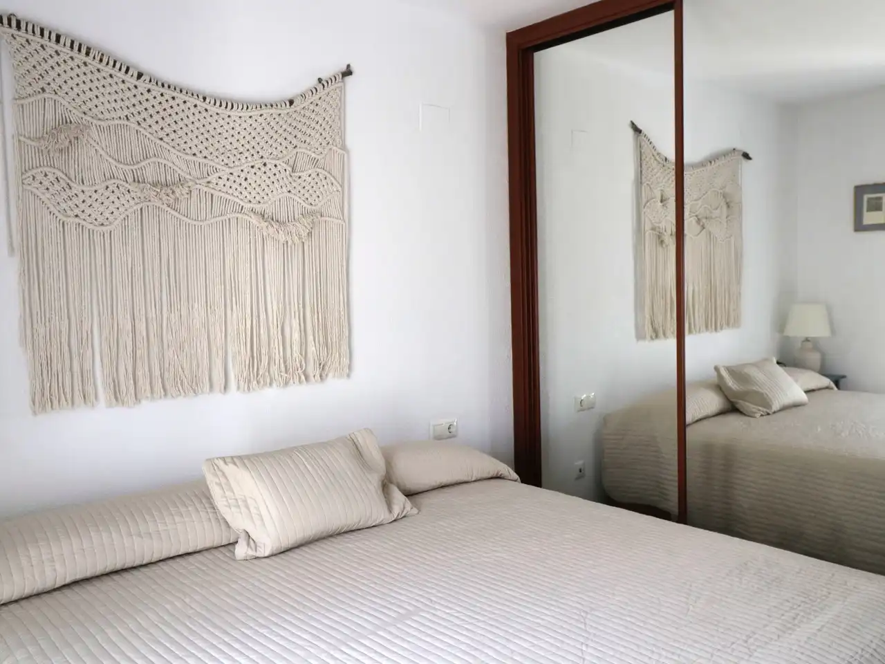 Schlafzimmer von Wohnung zur Miete in  Cádiz Capital mit Klimaanlage und Balkon