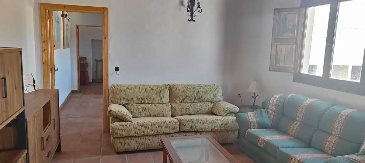 Casa rústica amb jardí en venda a Calle Hijas de la Caridad