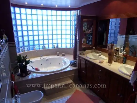 Detached house with pool for sale in San Antonio - Las Arenas, imagen 9
