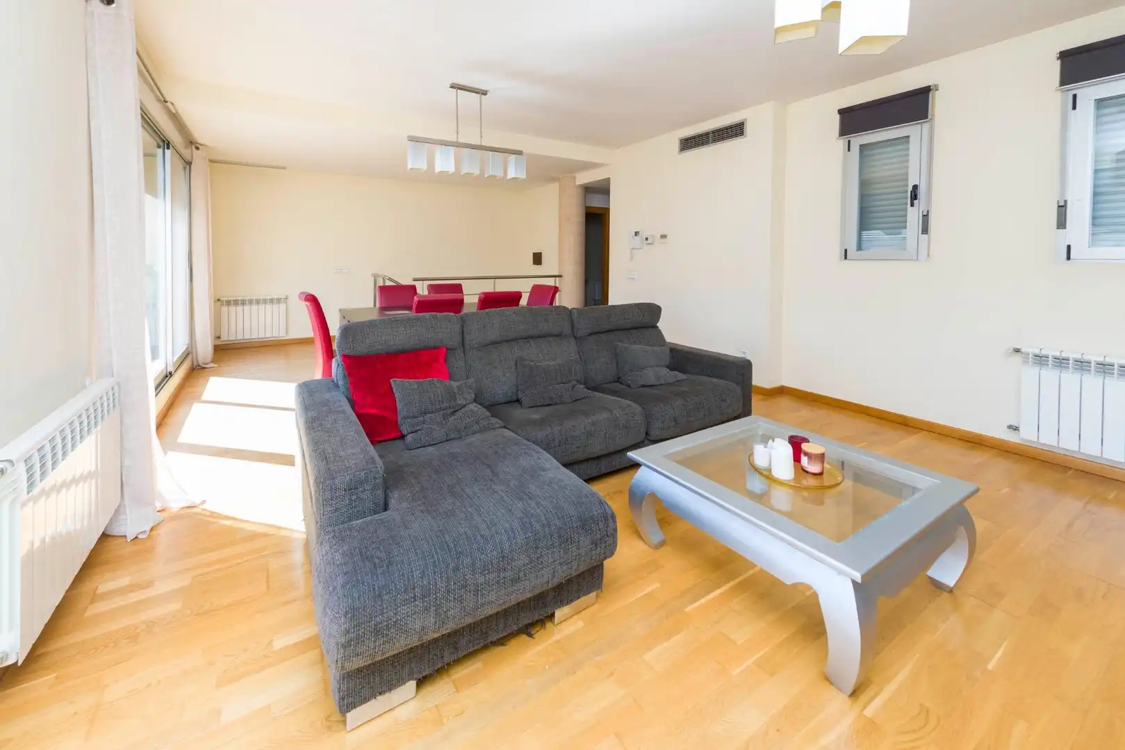 Sala de estar de Ático en venta en Castellón de la Plana / Castelló de la Plana con Aire acondicionado, Calefacción y Terraza