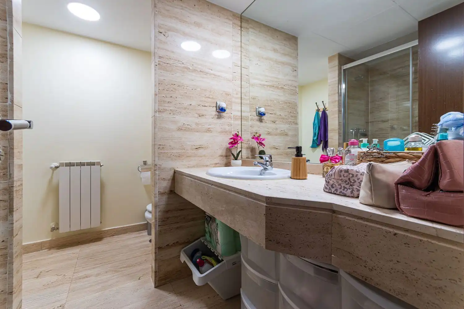 Bathroom of Detached homes for sale in Fuenlabrada  with Air Conditioner, Heating and Storage room