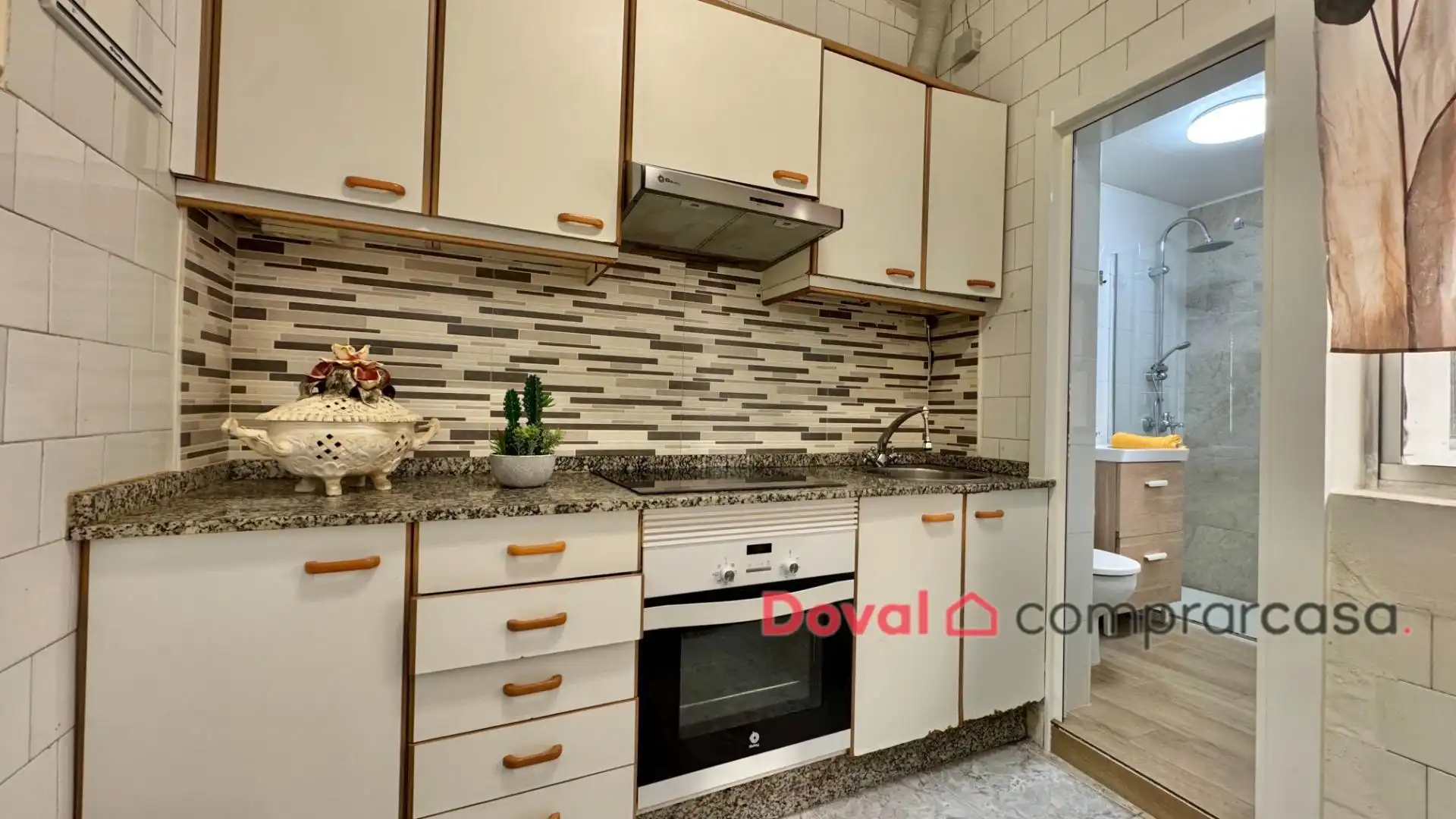 Cocina de Piso en venta en Vigo  con Calefacción