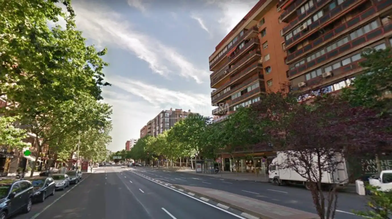 Exterior view of Garage for sale in Madrid
