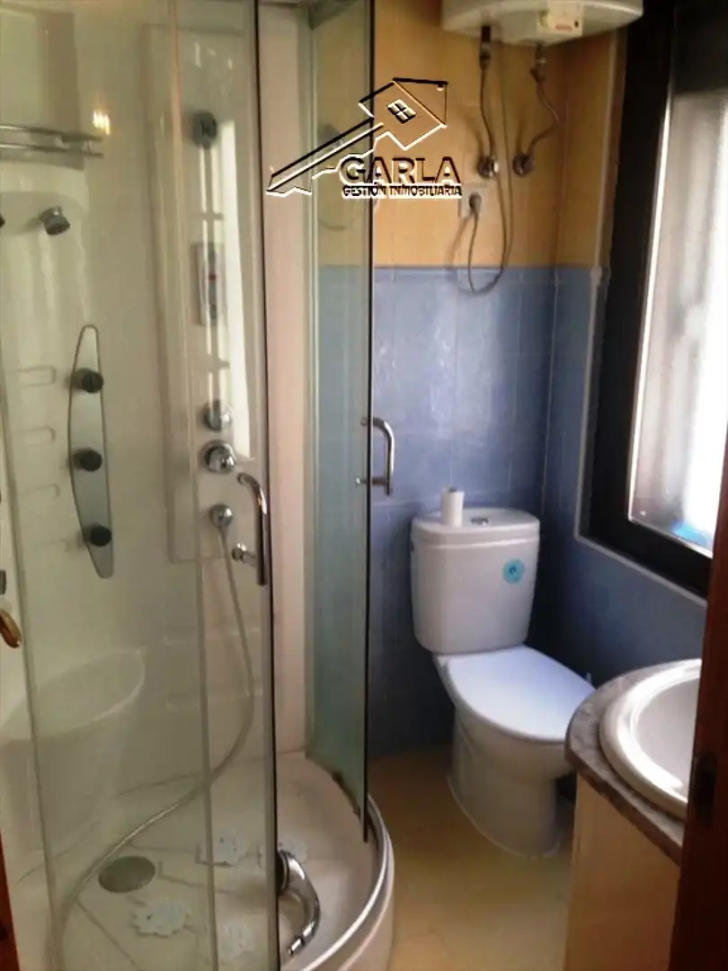 Baño de Piso en venta en Salamanca con Calefacción, Terraza y Amueblado
