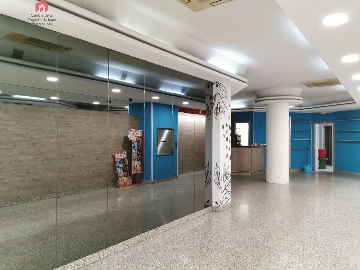 Local comercial en venda a Calle LLUIS COMPANYS 5, imagen 3