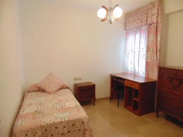 Bedroom of Flat for sale in Granada  with Terrace and Furnished