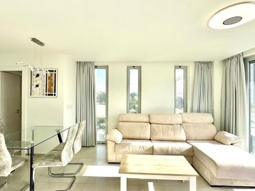 Appartement compact avec piscine à vendre à N/A