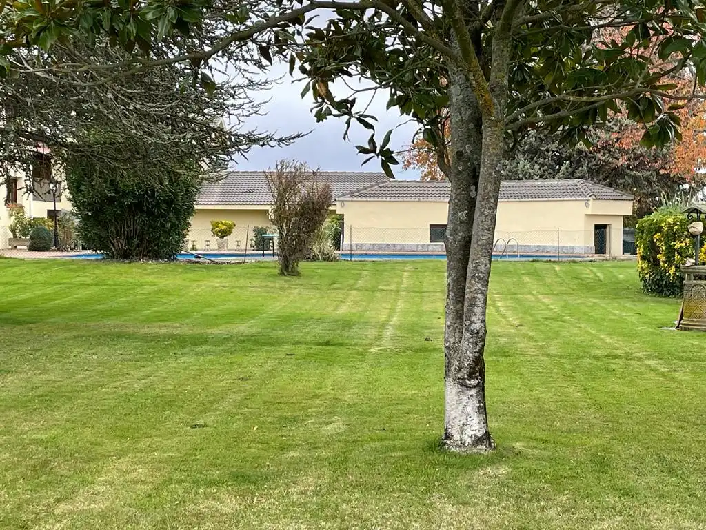 Jardí de Casa o xalet en venda en Castañares de Rioja amb Calefacció, Jardí privat i Parquet