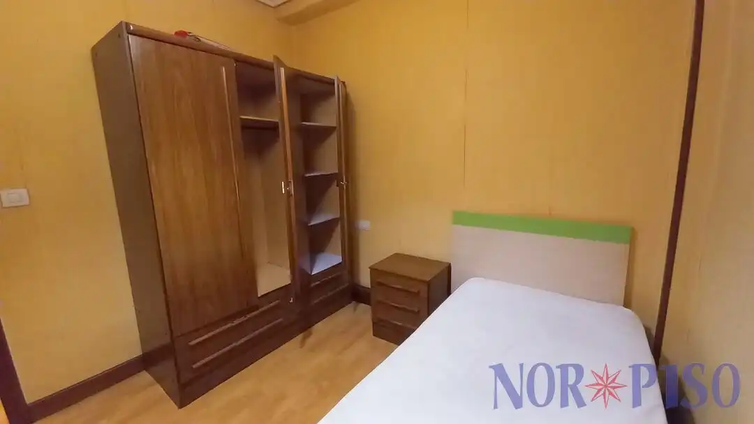 Schlafzimmer von Wohnung zum Verkauf in Bilbao  mit Heizung und Balkon