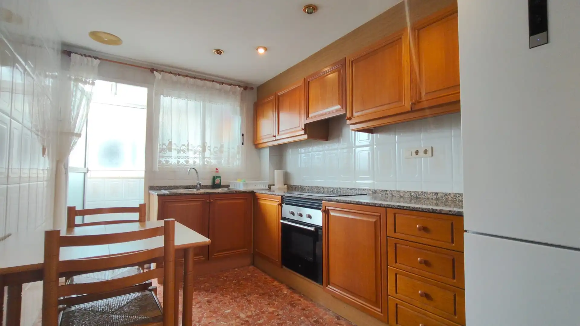 Cocina de Piso de alquiler en Gandia con Aire acondicionado, Terraza y Amueblado