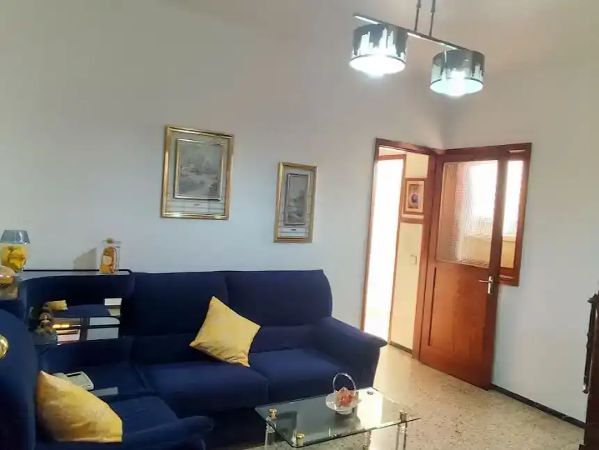 Sala d'estar de Casa adosada en venda en Telde amb Balcó