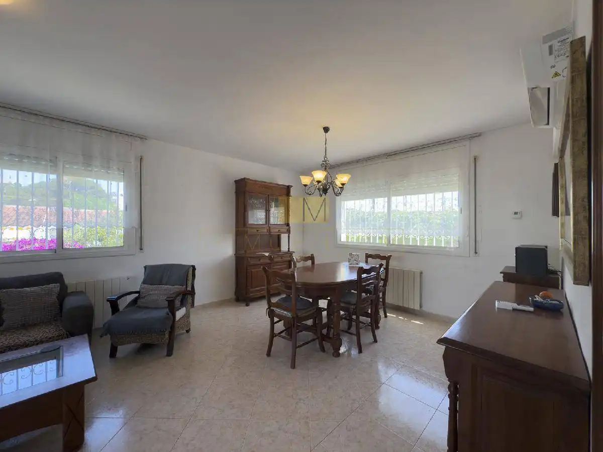 Menjador de Casa o xalet en venda en Sant Pere de Ribes amb Aire condicionat, Calefacció i Jardí privat