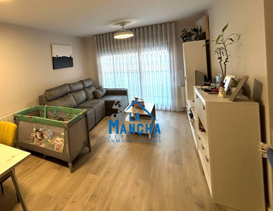 Sala d'estar de Pis en venda en  Albacete Capital amb Calefacció, Traster i Balcó