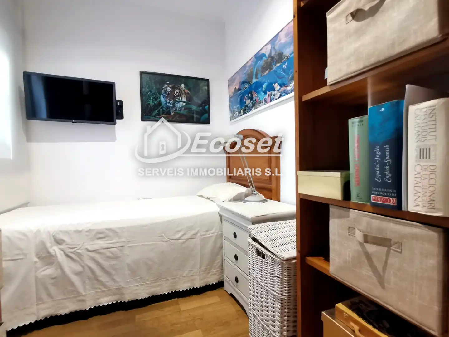 Maisonette zum Verkauf in Cornellà de Llobregat mit Klimaanlage, Parkett und Terrasse